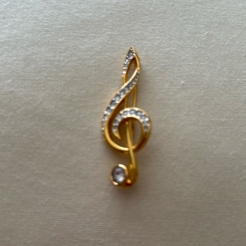 Swarovski G Cleff pin